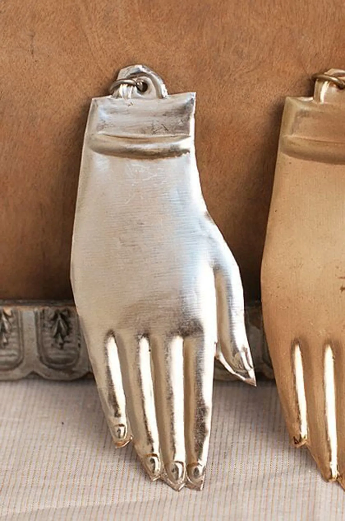Hand Silver